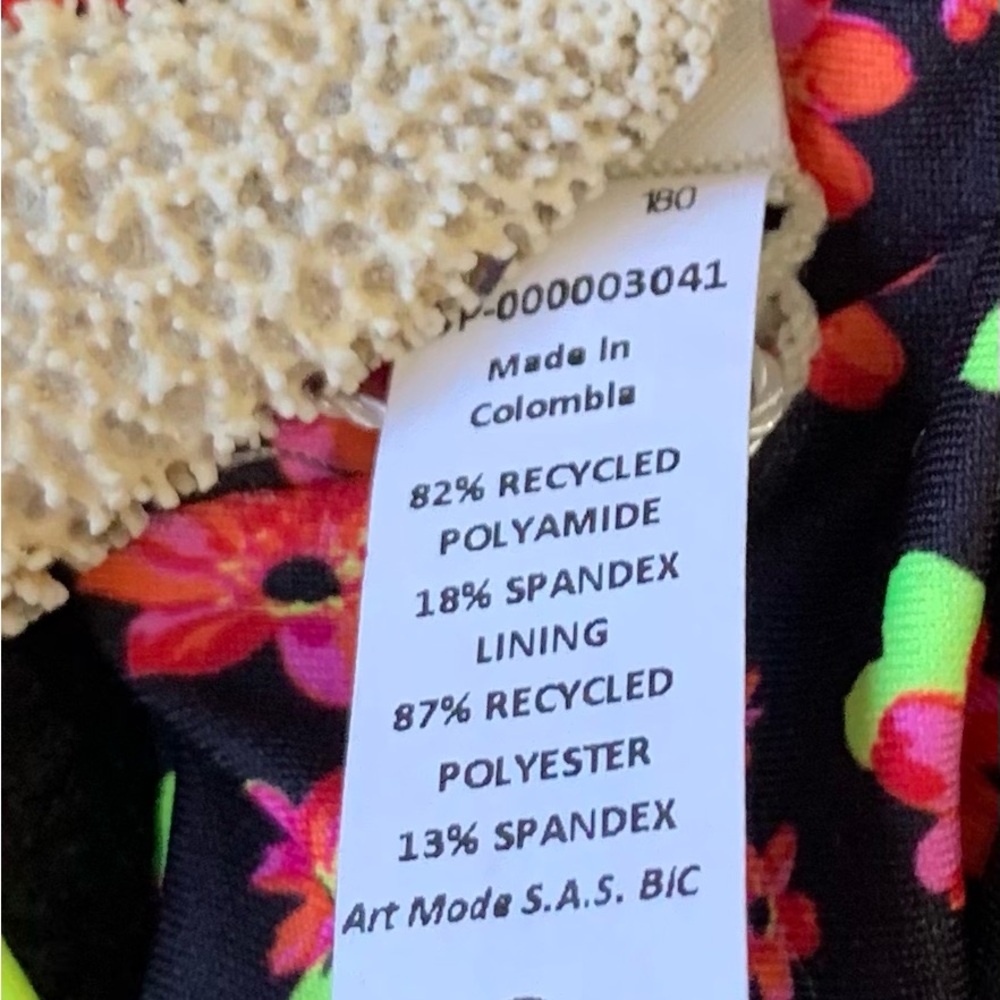 MAAJI bold floral reversible (2) piece 82% polyamide bikini size Small NWT - Picture 9 of 15